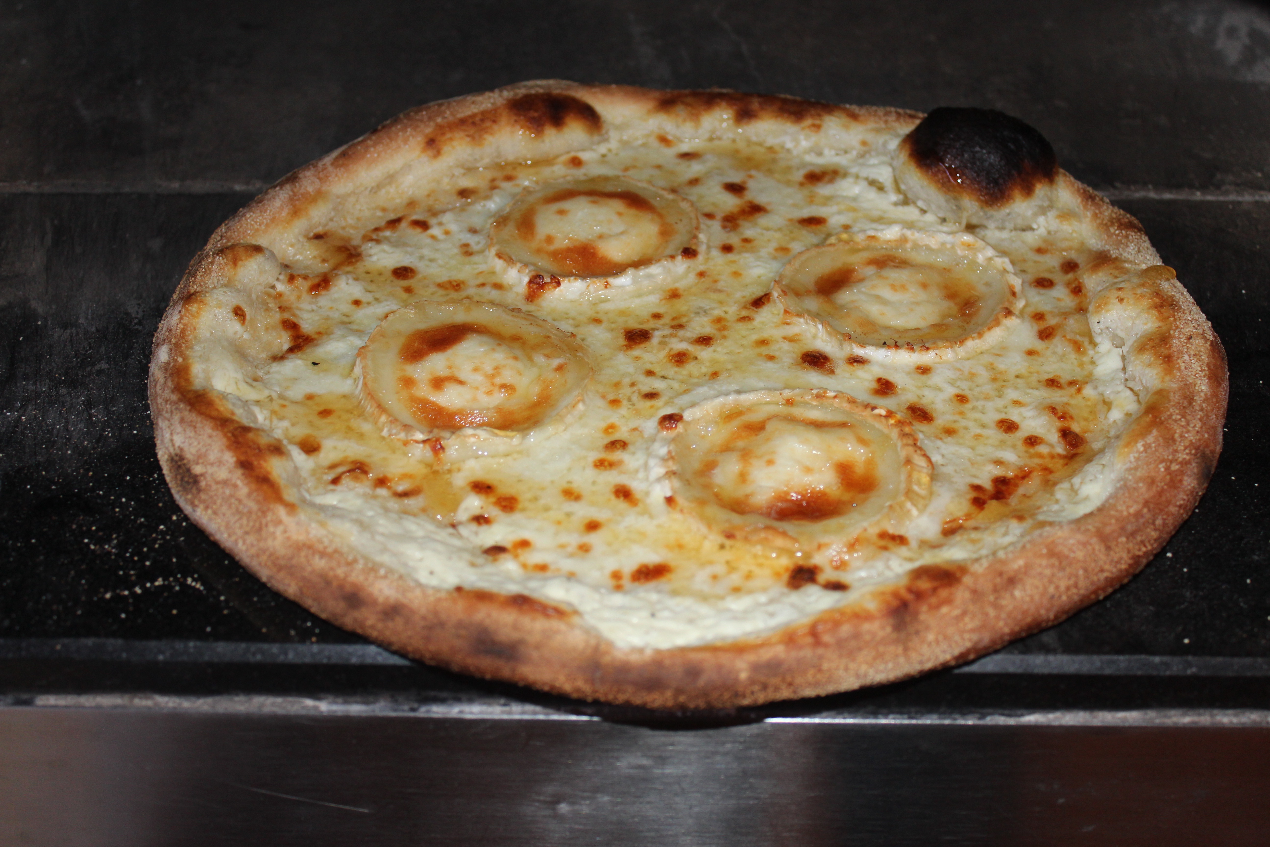 Pizza Lady en pizzería de Vilanova i la Geltrú