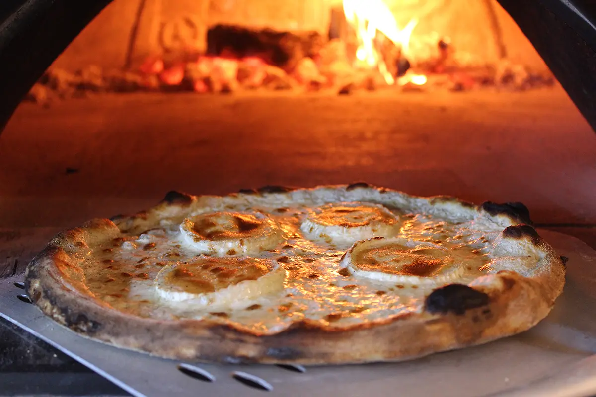 Pizza Lady en pizzería de Vilanova i la Geltrú